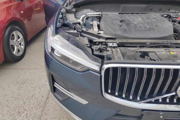 Used Volvo XC60 2023 B5 4x4 Smart Luxury Edition Right Front Headlight