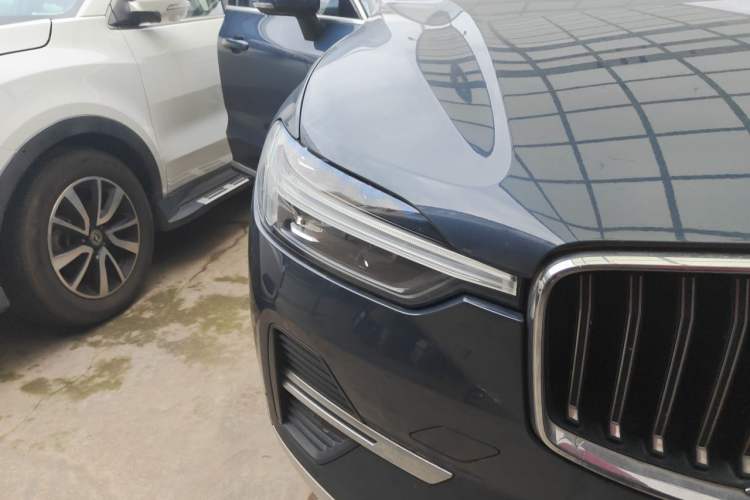 Used Volvo XC60 2023 B5 4x4 Smart Luxury Edition Right Front Headlight