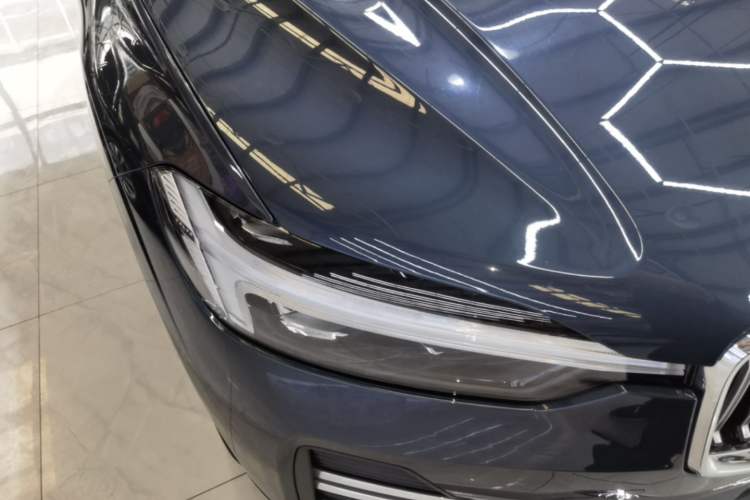 Used Volvo XC60 2023 B5 4x4 Smart Luxury Edition Right Front Headlight