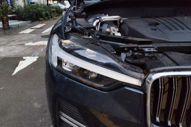 Used Volvo XC60 2023 B5 4x4 Smart Luxury Edition Right Front Headlight