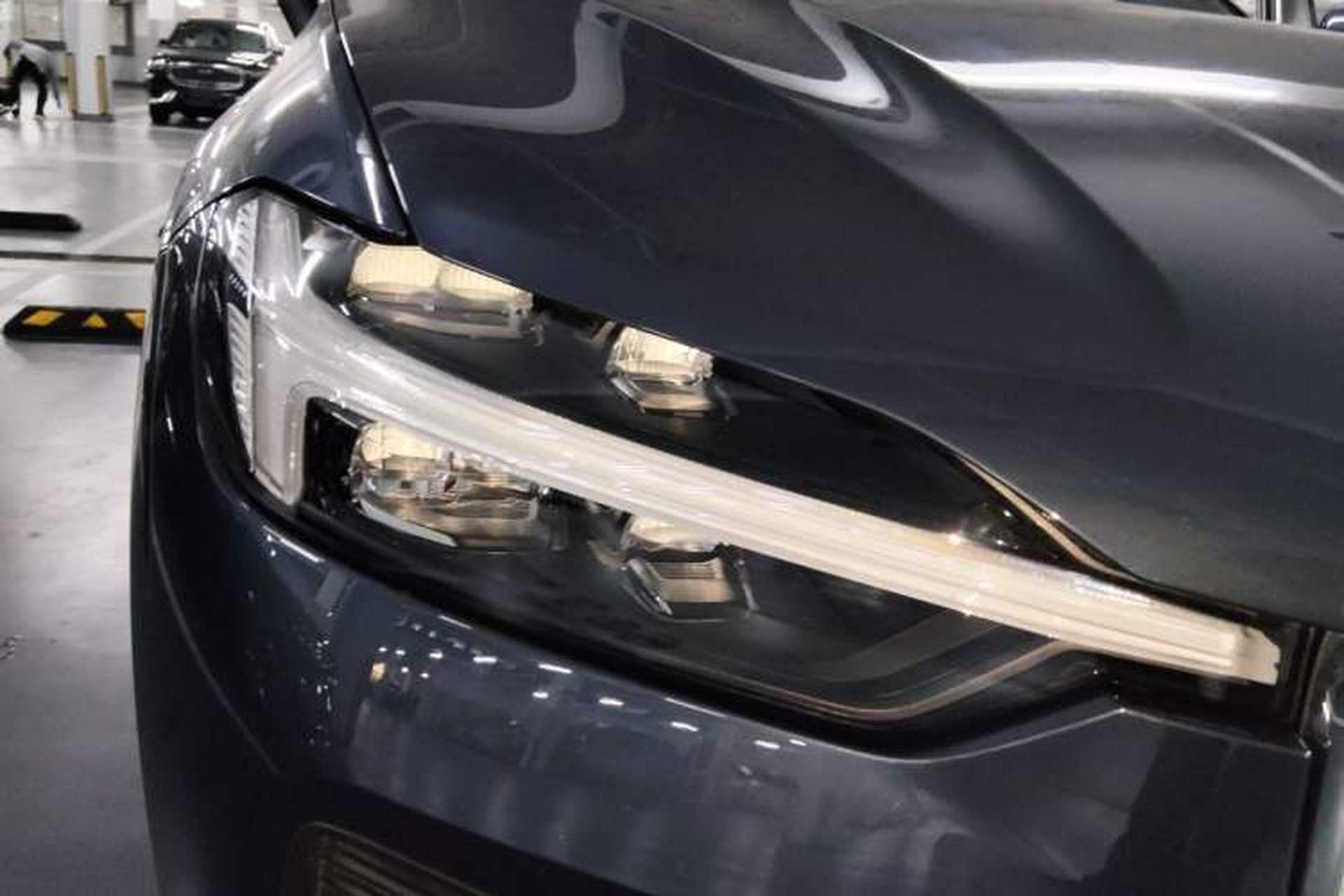 Used Volvo XC60 2023 B5 4x4 Smart Luxury Edition Right Front Headlight