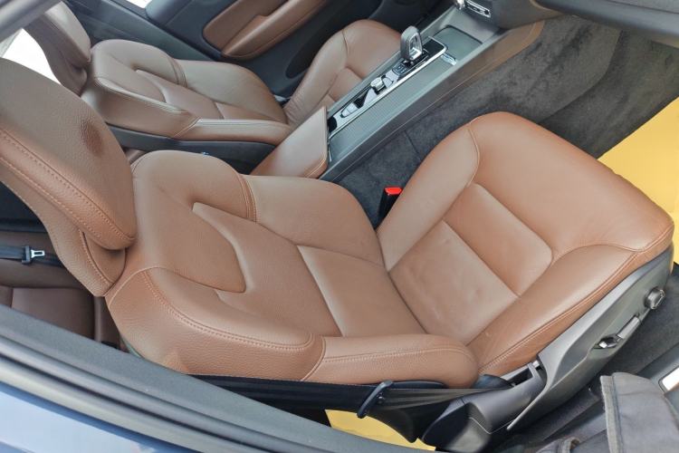 Used Volvo XC60 2023 B5 4x4 Smart Luxury Edition Right Front Seat