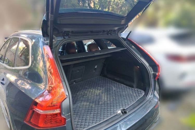 Used Volvo XC60 2023 B5 4x4 Smart Luxury Edition Trunk