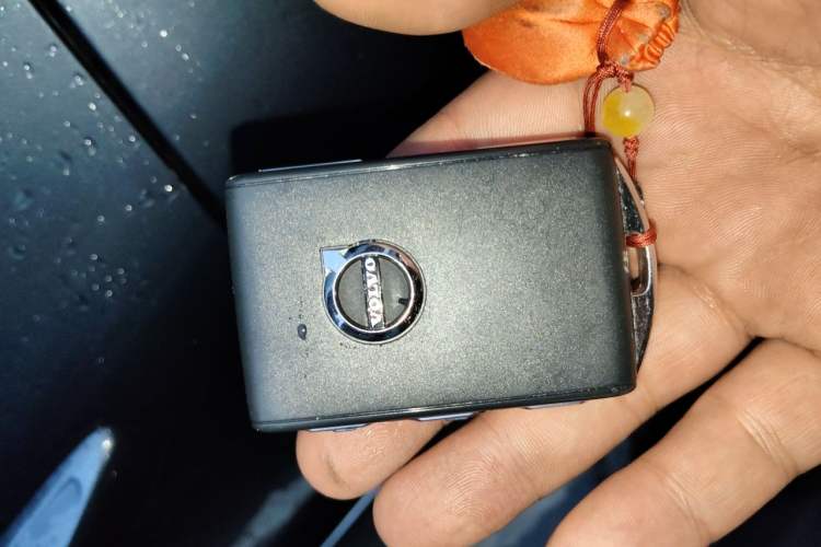 Used Volvo XC60 2023 B5 4x4 Smart Luxury Edition Vehicle Key