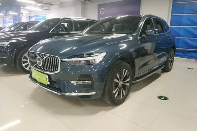 Używany Volvo XC60 2023 B5 4x4 Smart Luxury Edition
