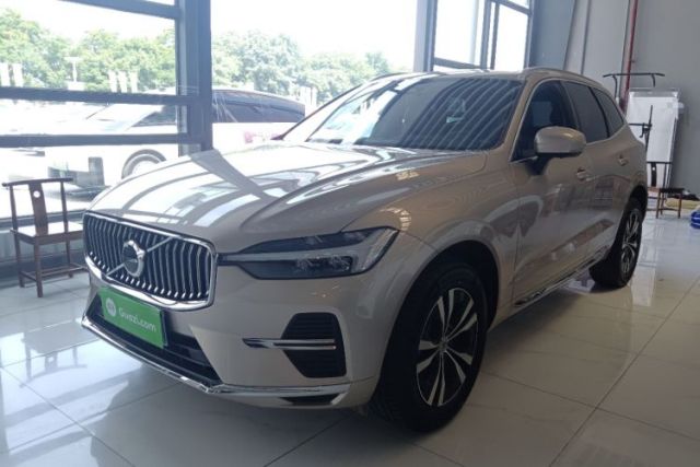 Used Volvo XC60 2023 B5 4x4 Smart Luxury Edition