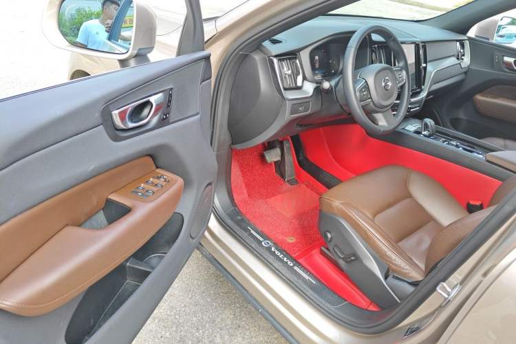 Used Volvo XC60 2023 B5 4x4 Smart Luxury Edition Driver Seat