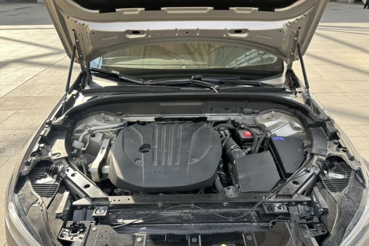 Used Volvo XC60 2023 B5 4x4 Smart Luxury Edition Engine Bay