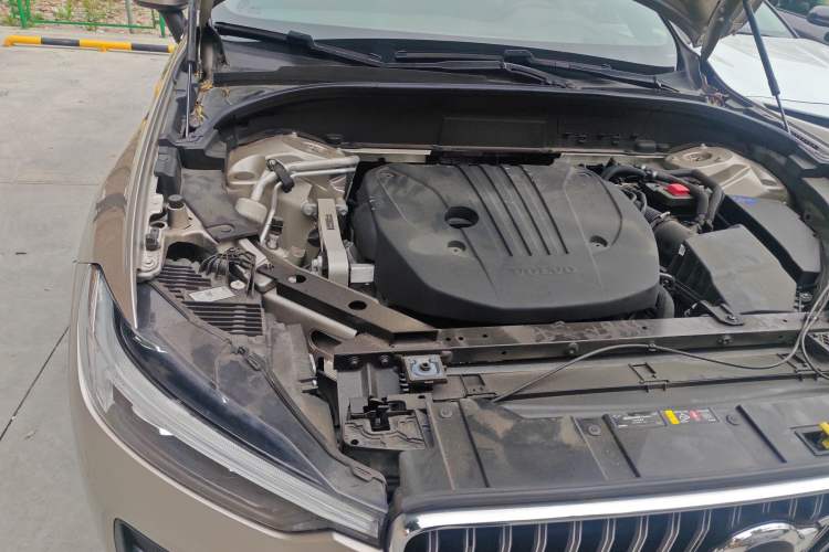 Used Volvo XC60 2023 B5 4x4 Smart Luxury Edition Engine Bay Right