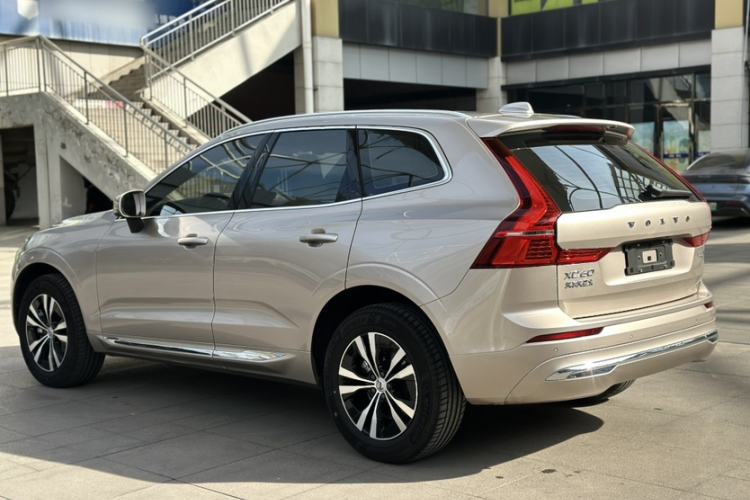 Used Volvo XC60 2023 B5 4x4 Smart Luxury Edition Exterior 1