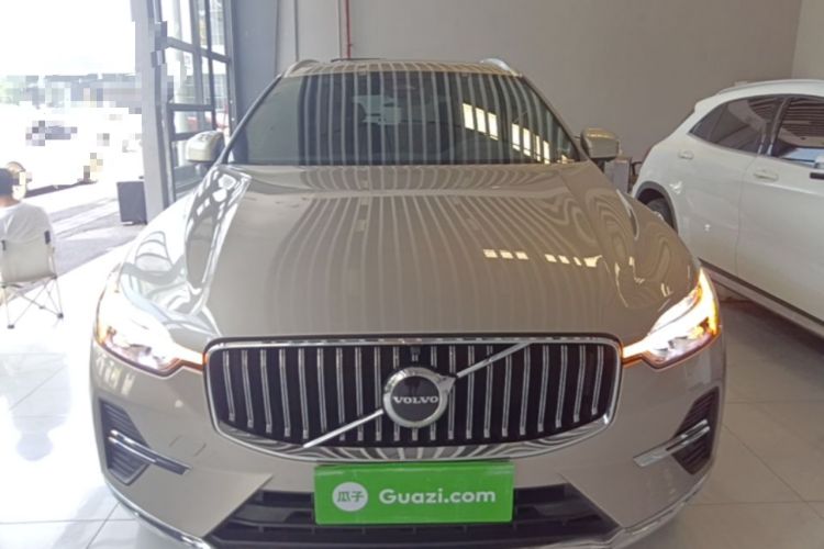 Used Volvo XC60 2023 B5 4x4 Smart Luxury Edition Front