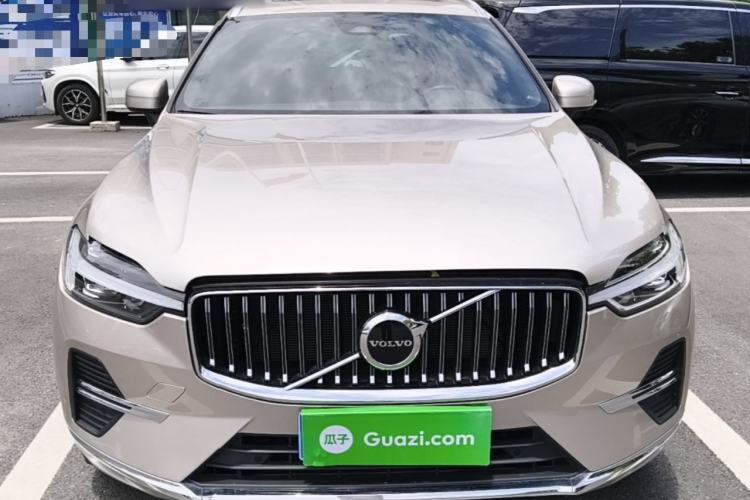 Used Volvo XC60 2023 B5 4x4 Smart Luxury Edition Front