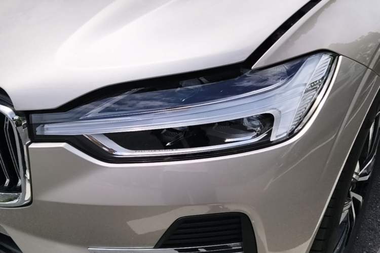 Used Volvo XC60 2023 B5 4x4 Smart Luxury Edition Left Front Headlight