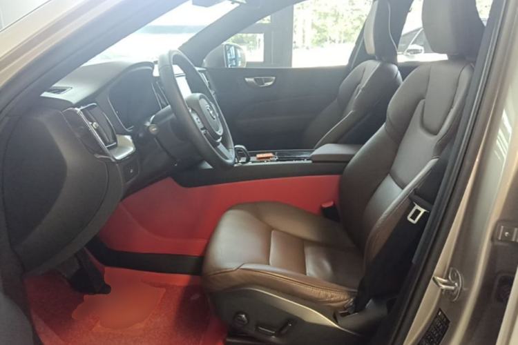 Used Volvo XC60 2023 B5 4x4 Smart Luxury Edition Left Front Seat