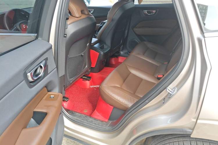 Used Volvo XC60 2023 B5 4x4 Smart Luxury Edition Left Rear Seat