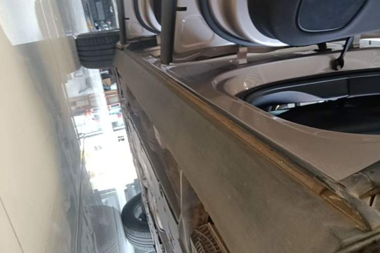 Used Volvo XC60 2023 B5 4x4 Smart Luxury Edition Left Side Sill