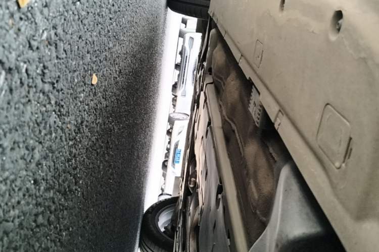 Used Volvo XC60 2023 B5 4x4 Smart Luxury Edition Left Side Sill
