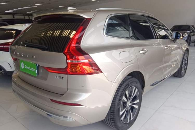 Used Volvo XC60 2023 B5 4x4 Smart Luxury Edition Rear Right 45 Deg