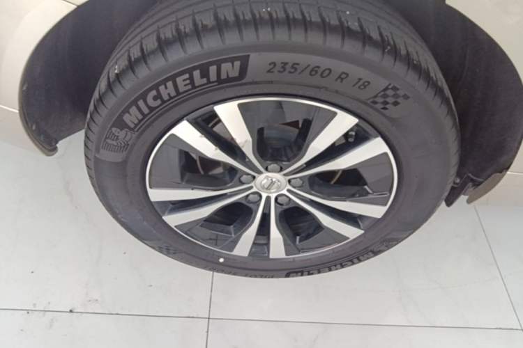 Used Volvo XC60 2023 B5 4x4 Smart Luxury Edition Right Rear Wheel Hub