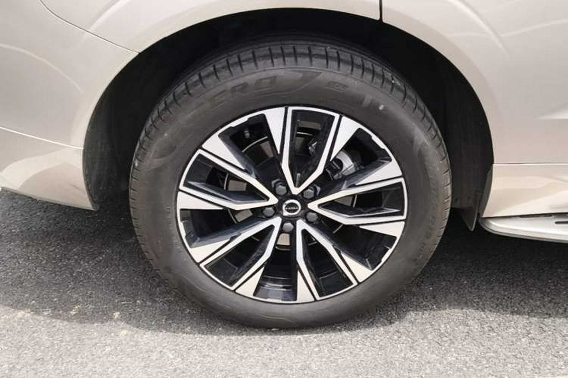 Used Volvo XC60 2023 B5 4x4 Smart Luxury Edition Right Rear Wheel Hub