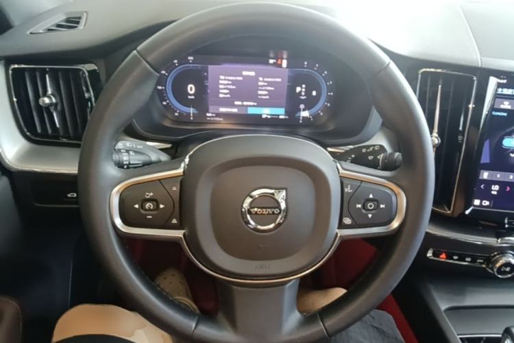 Used Volvo XC60 2023 B5 4x4 Smart Luxury Edition Steering Wheel