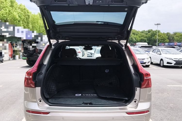 Used Volvo XC60 2023 B5 4x4 Smart Luxury Edition Trunk