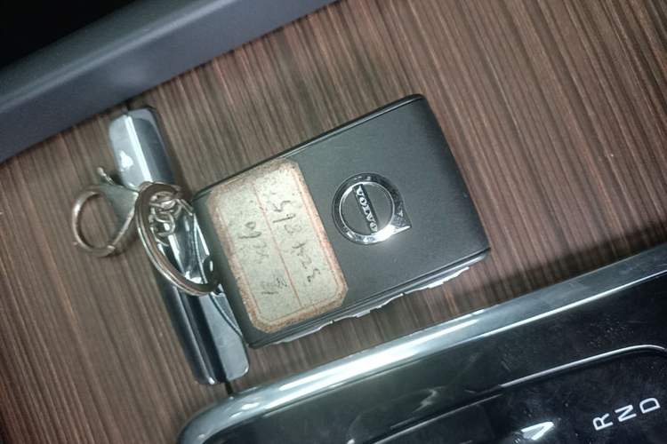 Used Volvo XC60 2023 B5 4x4 Smart Luxury Edition Vehicle Key