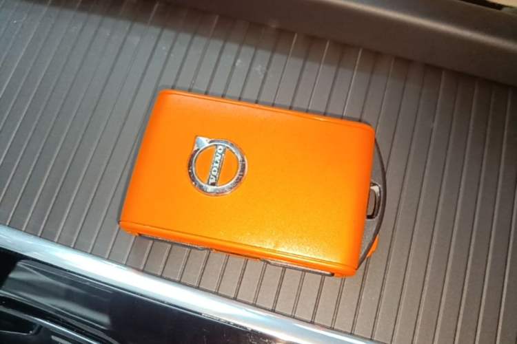 Used Volvo XC60 2023 B5 4x4 Smart Luxury Edition Vehicle Key