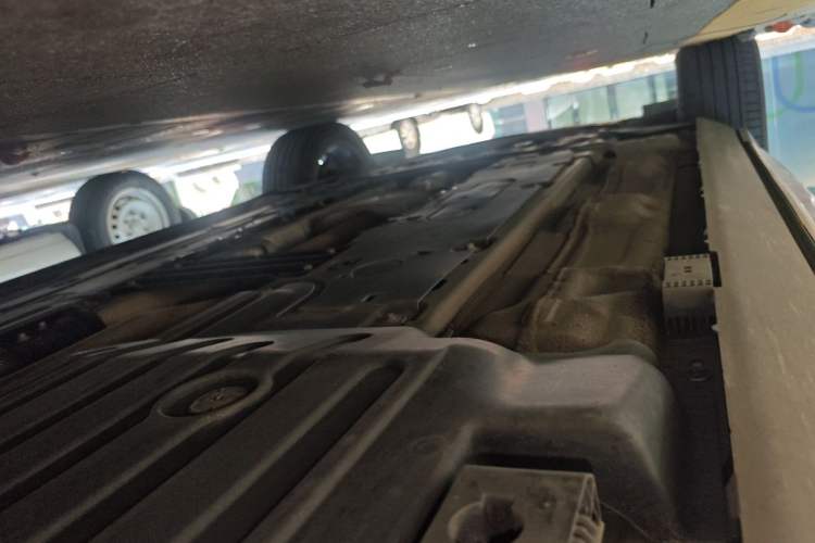 Used Volvo XC60 2023 B5 4x4 Smart Luxury Edition Chassis Rear Left