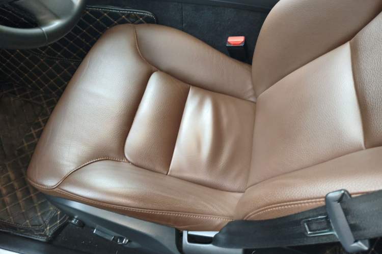 Used Volvo XC60 2023 B5 4x4 Smart Luxury Edition Driver Seat