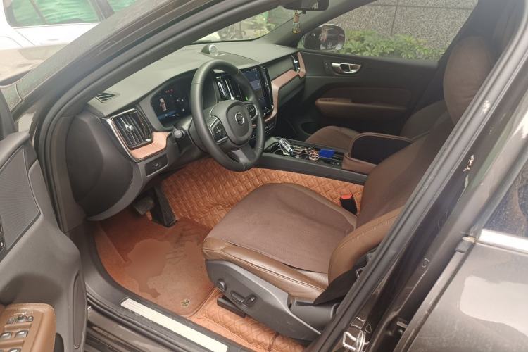 Used Volvo XC60 2023 B5 4x4 Smart Luxury Edition Driver Seat