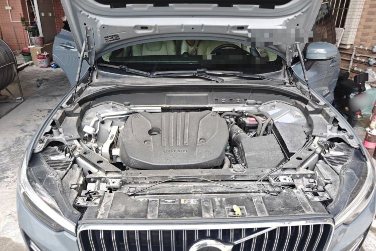 Used Volvo XC60 2023 B5 4x4 Smart Luxury Edition Engine Bay