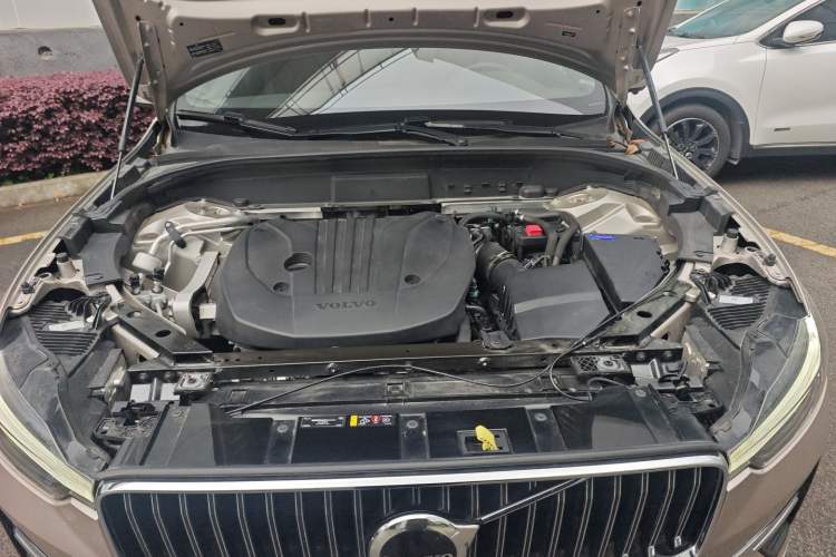 Used Volvo XC60 2023 B5 4x4 Smart Luxury Edition Engine Bay