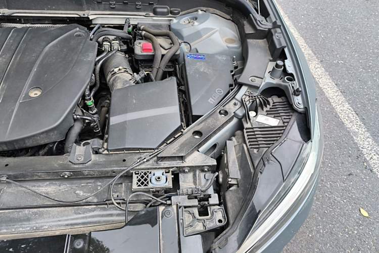 Used Volvo XC60 2023 B5 4x4 Smart Luxury Edition Engine Bay Left
