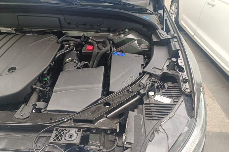 Used Volvo XC60 2023 B5 4x4 Smart Luxury Edition Engine Bay Left