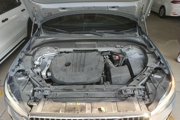 Used Volvo XC60 2023 B5 4x4 Smart Luxury Edition Engine Bay