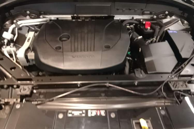 Used Volvo XC60 2023 B5 4x4 Smart Luxury Edition Engine Bay