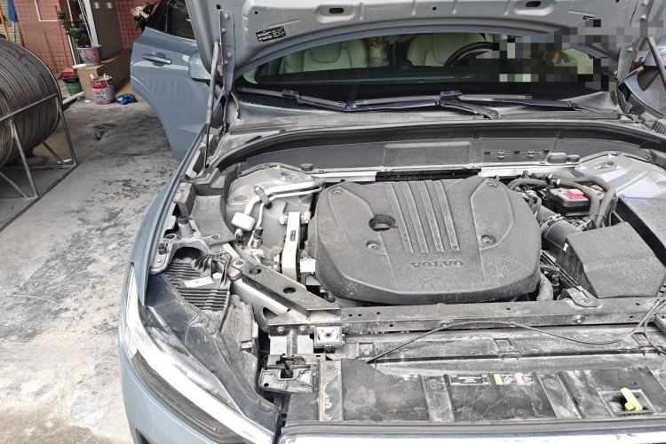Used Volvo XC60 2023 B5 4x4 Smart Luxury Edition Engine Bay Right