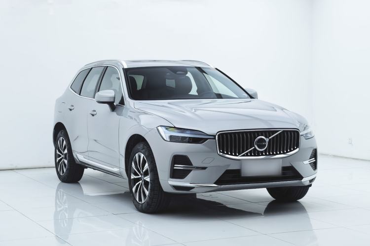 Used Volvo XC60 2023 B5 4x4 Smart Luxury Edition Exterior 2
