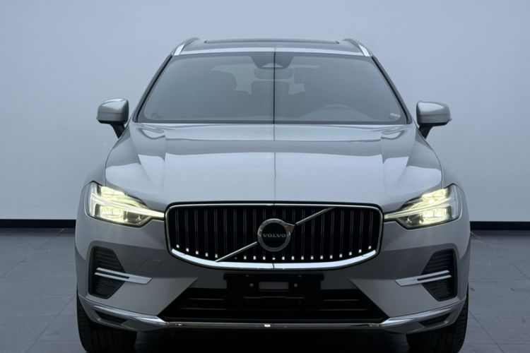 Used Volvo XC60 2023 B5 4x4 Smart Luxury Edition Exterior 3