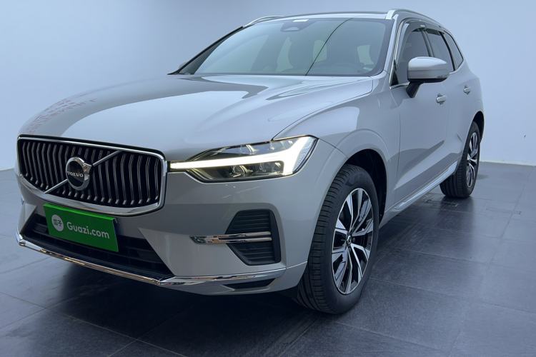 Used Volvo XC60 2023 B5 4x4 Smart Luxury Edition Exterior 3