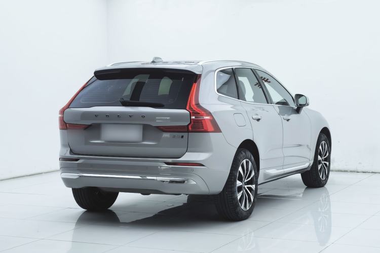 Used Volvo XC60 2023 B5 4x4 Smart Luxury Edition Exterior 3