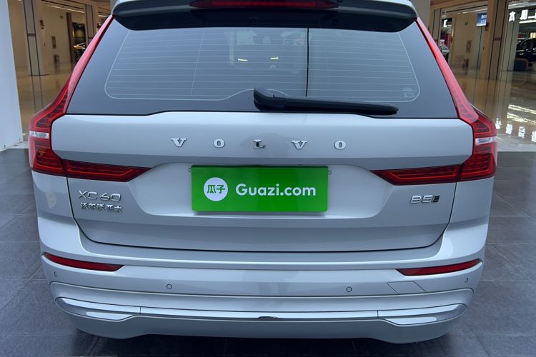 Used Volvo XC60 2023 B5 4x4 Smart Luxury Edition Exterior 4