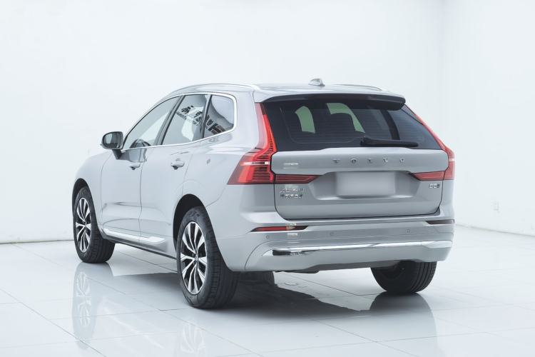 Used Volvo XC60 2023 B5 4x4 Smart Luxury Edition Exterior 5