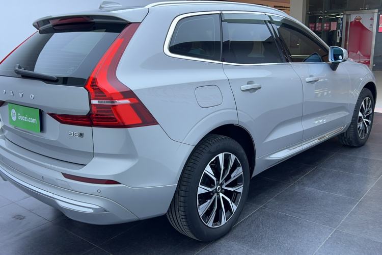 Used Volvo XC60 2023 B5 4x4 Smart Luxury Edition Exterior 6