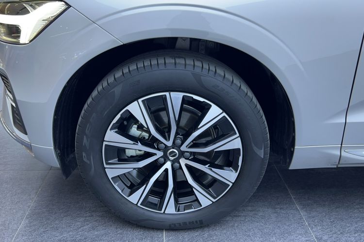 Used Volvo XC60 2023 B5 4x4 Smart Luxury Edition Exterior 7