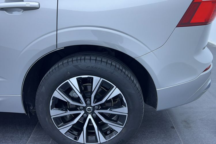 Used Volvo XC60 2023 B5 4x4 Smart Luxury Edition Exterior 8