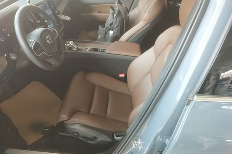 Used Volvo XC60 2023 B5 4x4 Smart Luxury Edition Left Front Seat
