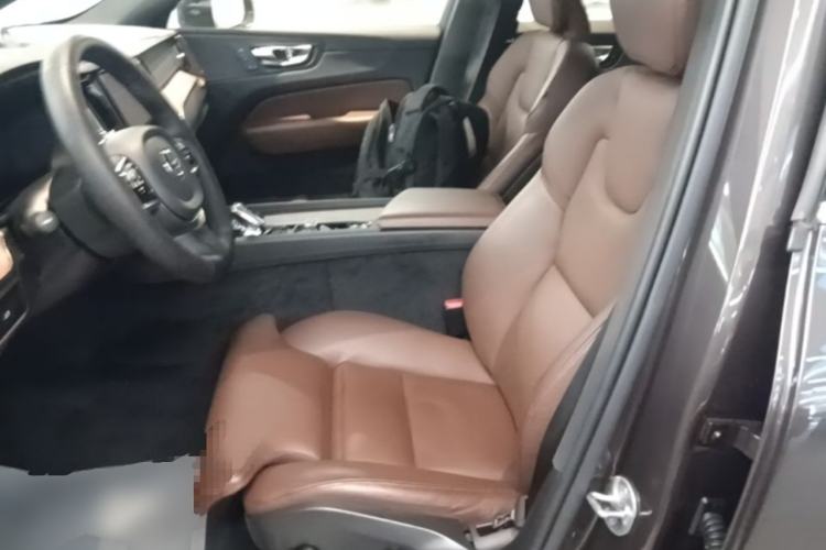 Used Volvo XC60 2023 B5 4x4 Smart Luxury Edition Left Front Seat