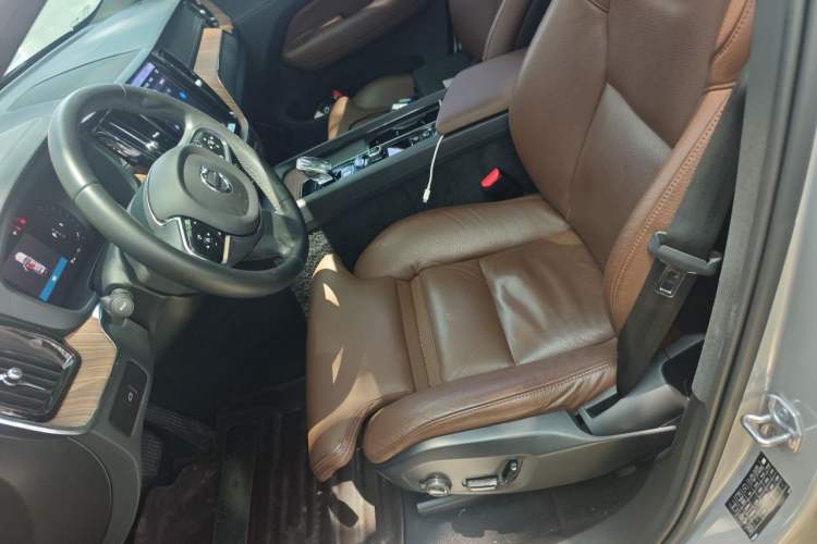 Used Volvo XC60 2023 B5 4x4 Smart Luxury Edition Left Front Seat
